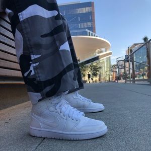 Meet your Posher, Holly